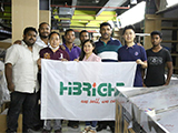 L'ingénieur Highbright Mike et le soutien des ventes Kebe instruisent toutes les équipements de vente au détail de 4000 m2 projets d'hypermarchés au Qatar