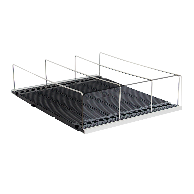 Poussoir de plateau à roulettes