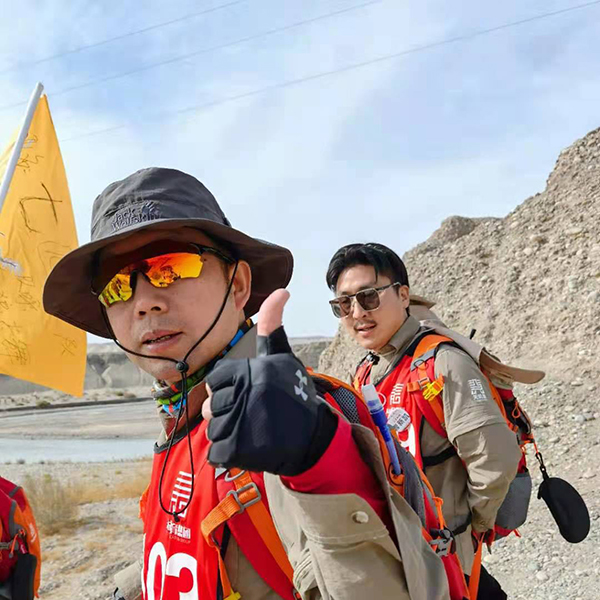Le fondateur de Highbright, Richard Ling, a traversé le désert de 58 km de deux jours